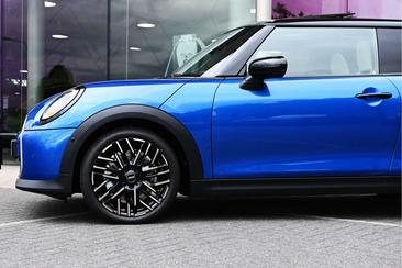 Mini Hatchback Favoured Cooper — photo 6