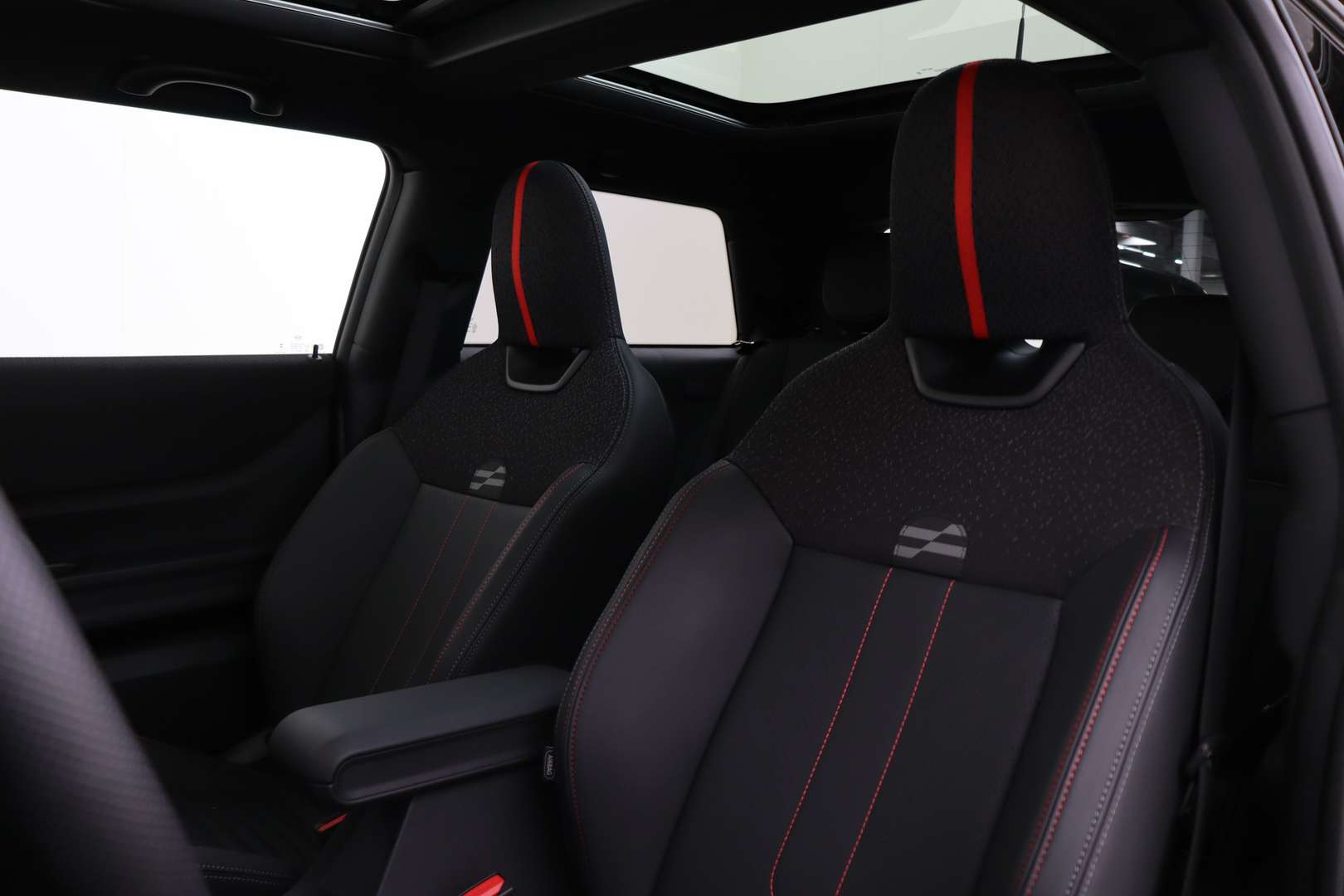 Mini Hatchback JCW Cooper - 2025 - Joinsteer - #7