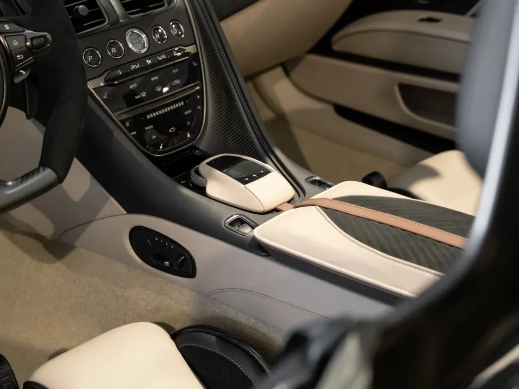 Aston Martin DBS (2018-24) DBS 770 Ultimate Volante 5.2 - 2023 - Joinsteer - #33
