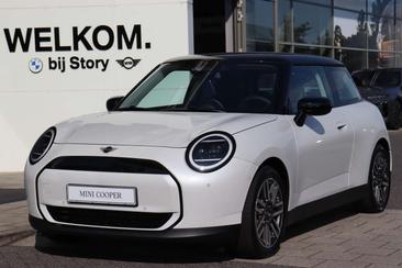 Mini Hatchback Classic Cooper E — photo 4