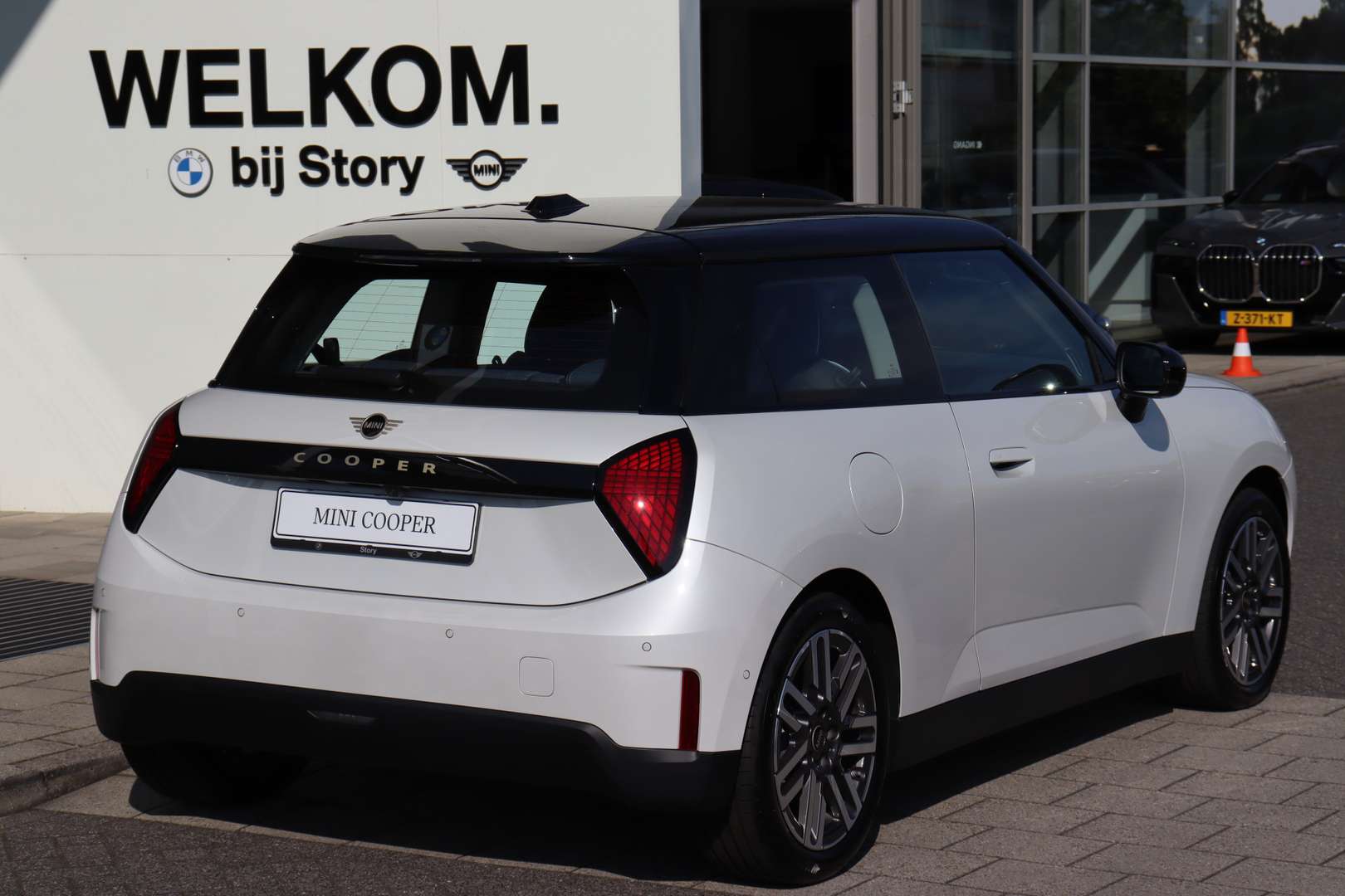 Mini Hatchback Classic Cooper E - 2025 - Joinsteer - #9