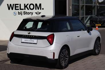 Mini Hatchback Classic Cooper E — photo 9