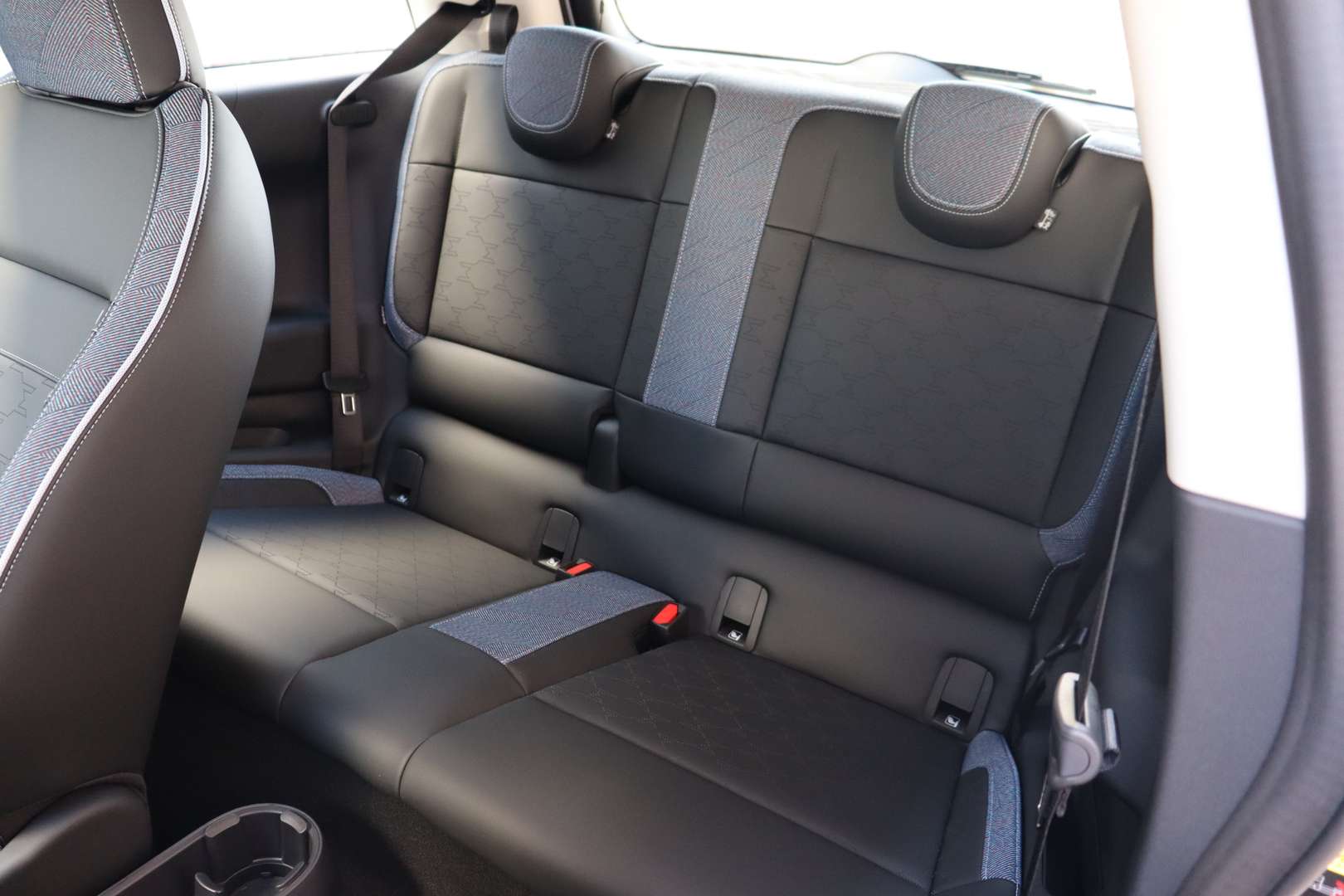 Mini Hatchback Classic Cooper E - 2025 - Joinsteer - #13