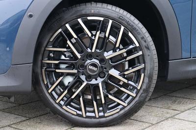 Mini Hatchback Favoured Cooper