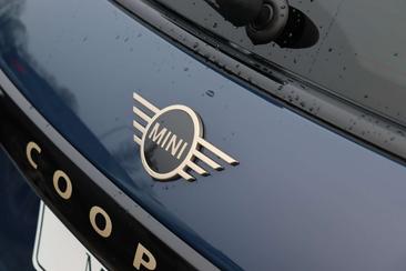 Mini Hatchback Favoured Cooper — photo 8