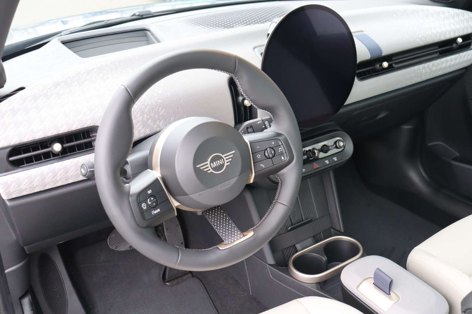 Mini Hatchback Favoured Cooper - 2025 - Joinsteer - #9