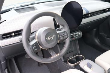 Mini Hatchback Favoured Cooper — photo 9