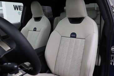 Mini Hatchback Favoured Cooper — photo 10