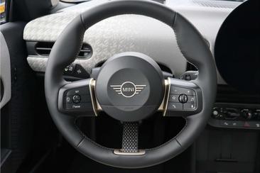 Mini Hatchback Favoured Cooper — photo 14