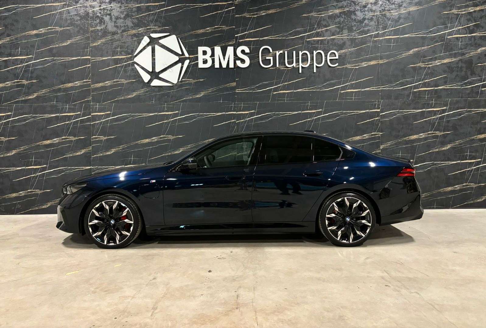 BMW Série 5 M Sport 550e XDrive - 2025 - Joinsteer - #3