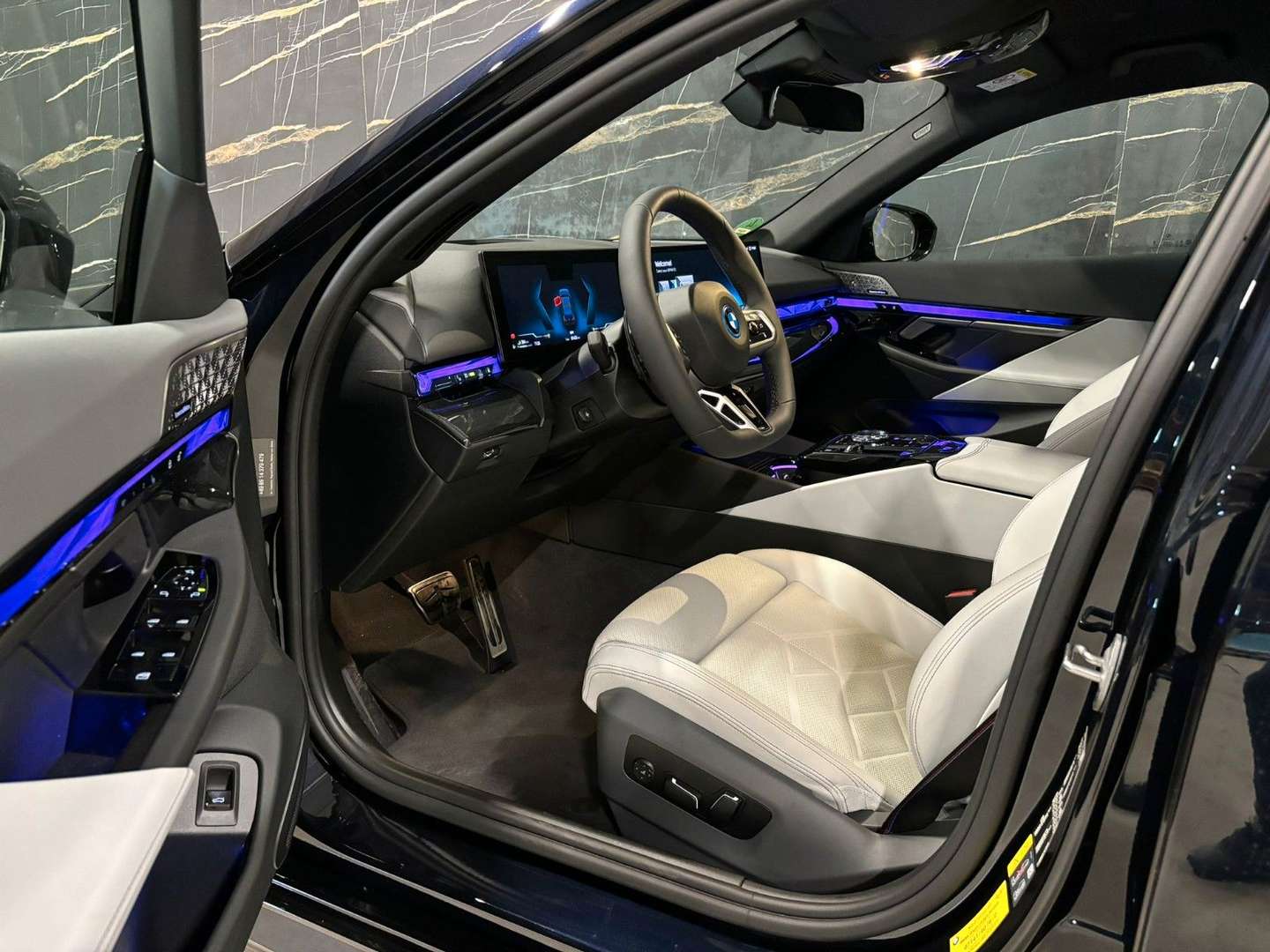 BMW Série 5 M Sport 550e XDrive - 2025 - Joinsteer - #7