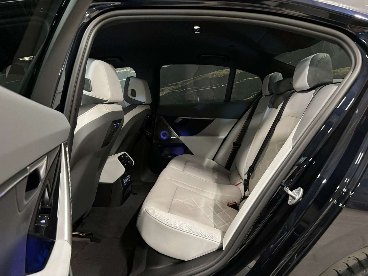 BMW Série 5 M Sport 550e XDrive - 2025 - Joinsteer - #8
