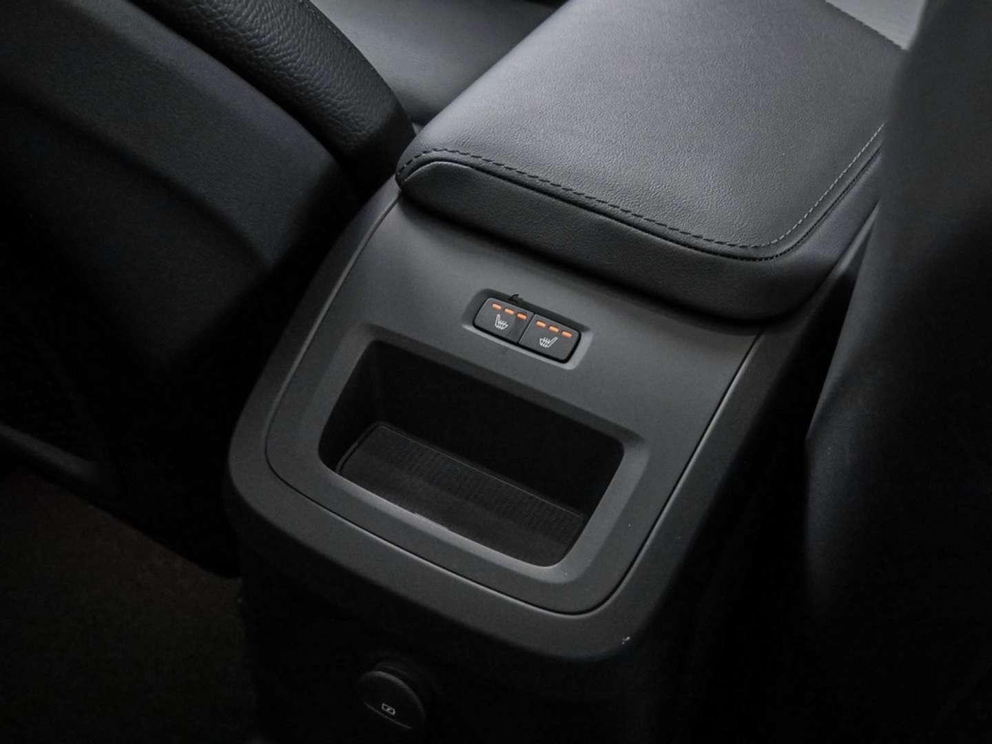 Volvo XC60 T6 Recharge R-Design - 2023 - Joinsteer - #8