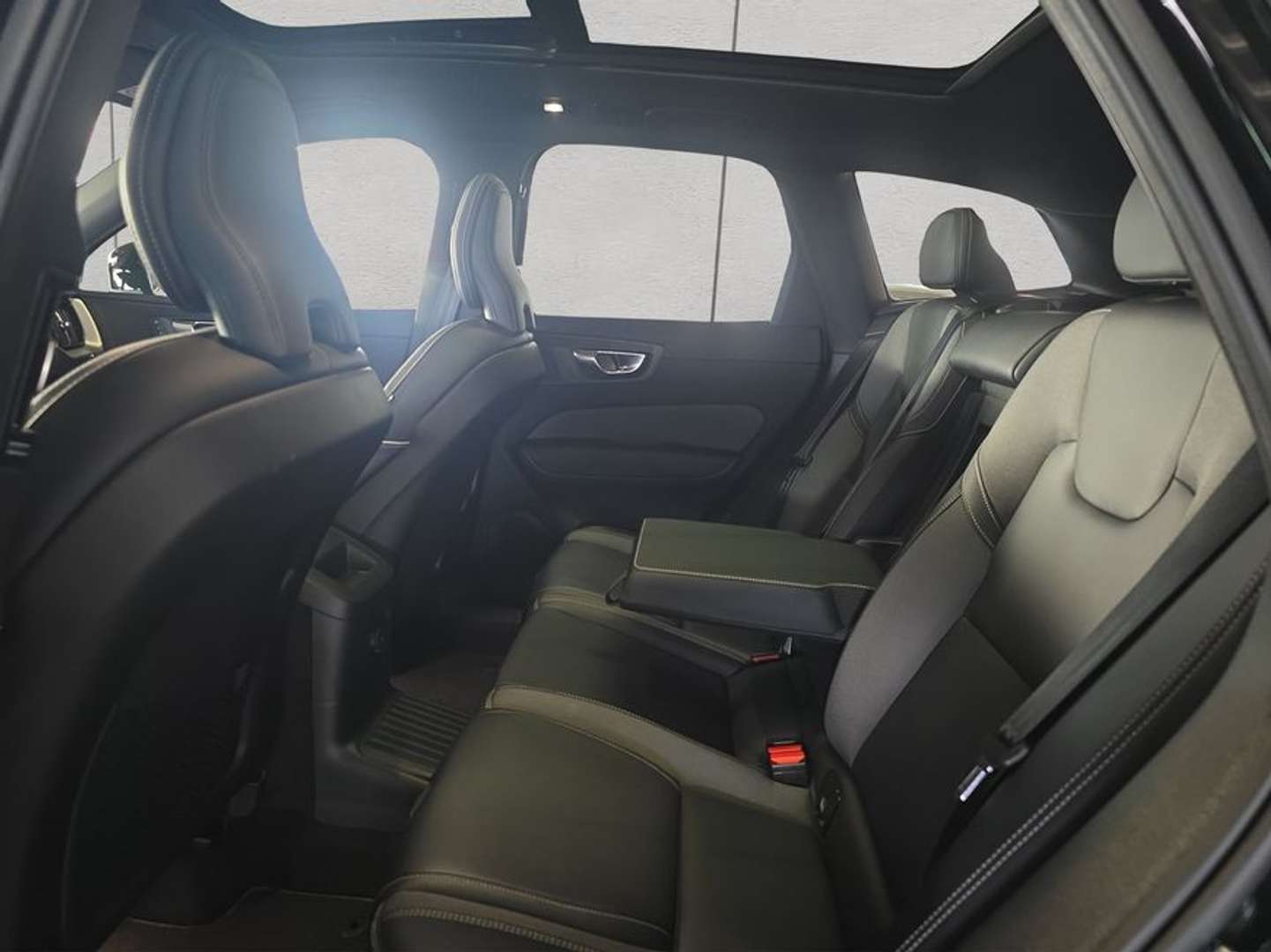 Volvo XC60 T6 Recharge R-Design - 2022 - Joinsteer - #14