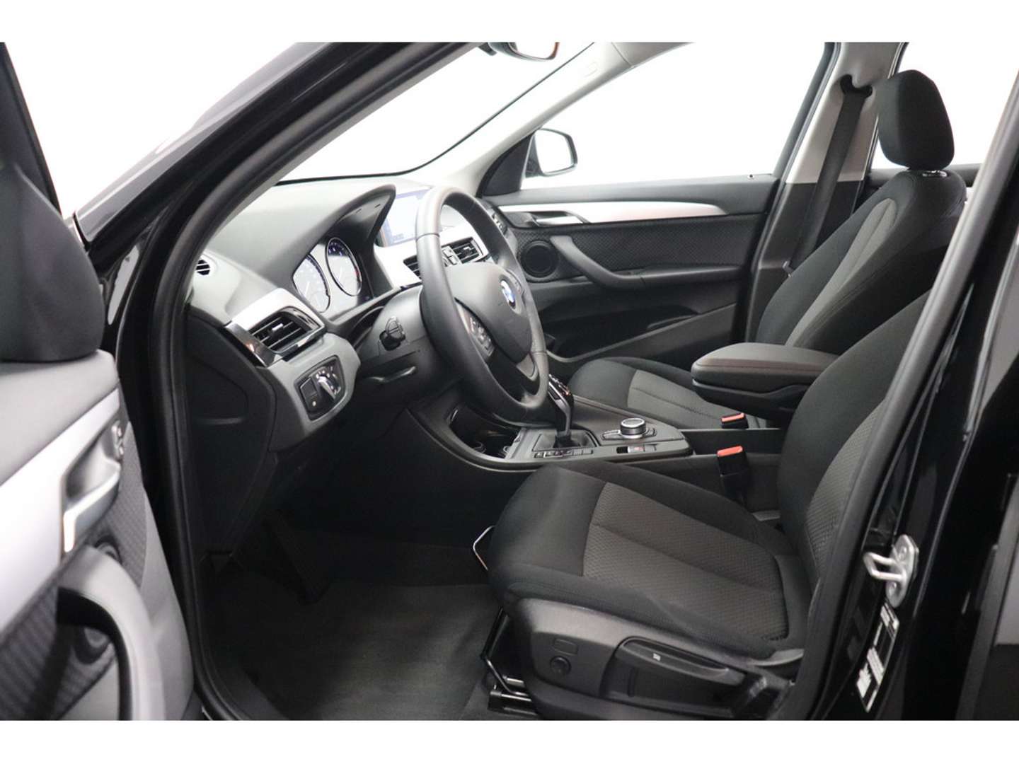 BMW X1 Advantage SDrive 18i - 2022 - Joinsteer - #9