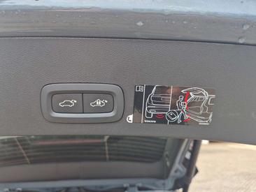 Volvo XC40 T5 Recharge R-Design — photo 11