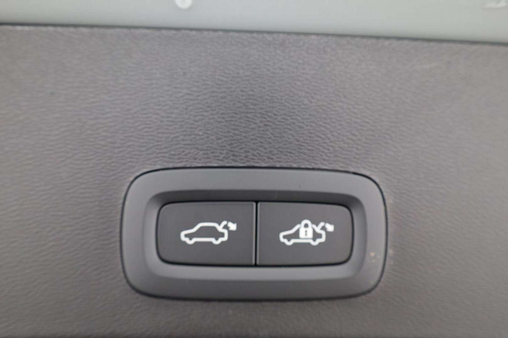 Volvo XC40 B3 Core - 2025 - Joinsteer - #11