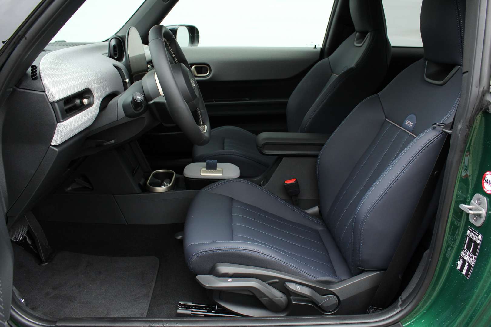 Mini Hatchback Favoured Cooper - 2025 - Joinsteer - #7