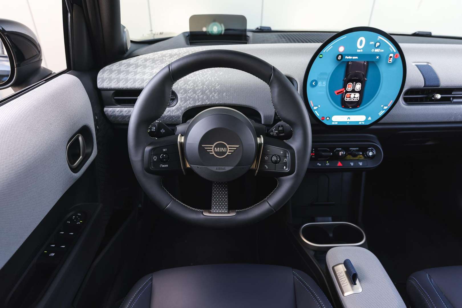 Mini Hatchback Favoured Cooper - 2025 - Joinsteer - #2