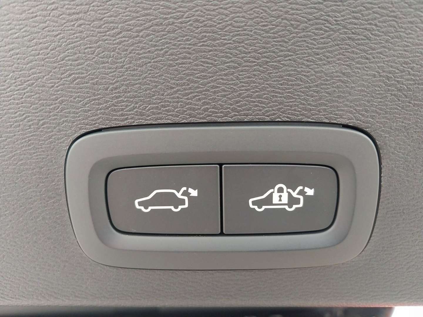 Volvo XC40 Plus - 2025 - Joinsteer - #10