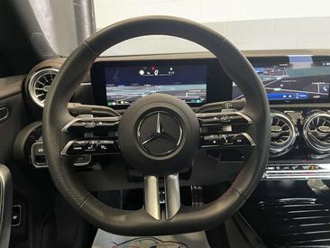 Mercedes CLA 200 Premium — photo 12