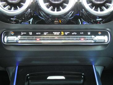 Mercedes EQA 250 Premium — photo 18
