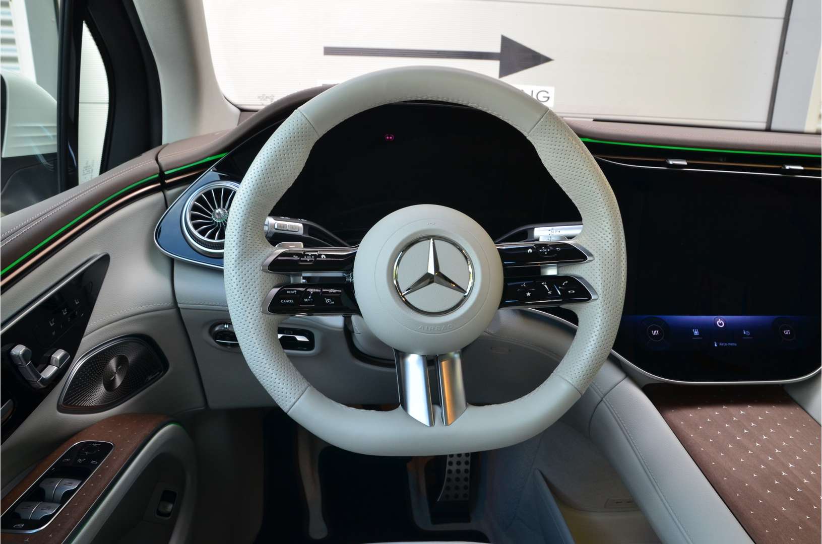 Mercedes EQS SUV 450+ AMG Line - 2023 - Joinsteer - #18