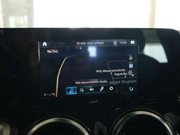 Mercedes GLB 200 — photo 14