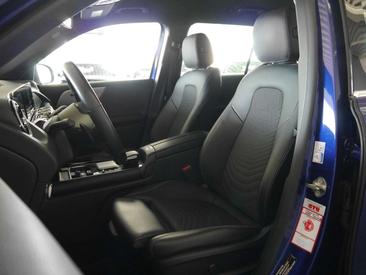 Mercedes GLB 200 — photo 19