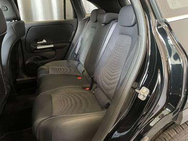 Mercedes GLA 180 Progressive — photo 10