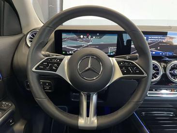 Mercedes GLA 180 Progressive — photo 11