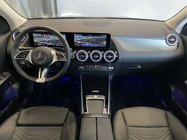 Mercedes GLA 180 Progressive — photo 13