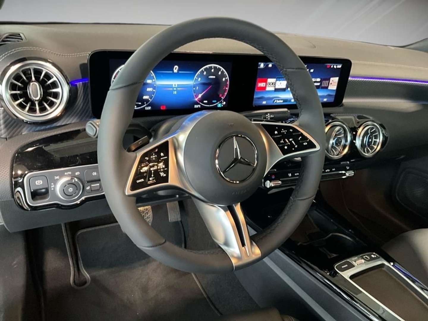Mercedes CLA 180 Progressive - 2025 - Joinsteer - #9