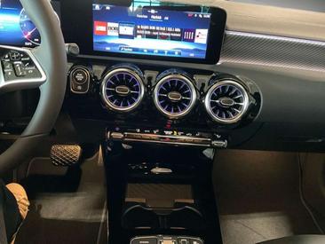 Mercedes CLA 180 Progressive — photo 13