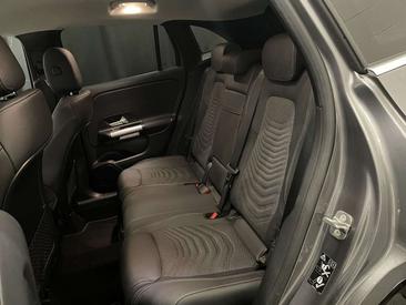 Mercedes GLA 180 Progressive — photo 10