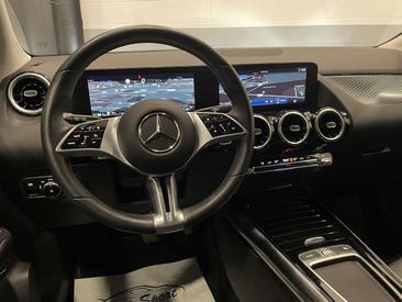 Mercedes GLA 180 Progressive — photo 13