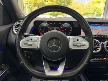 Mercedes GLB 200 AMG Line — photo 8