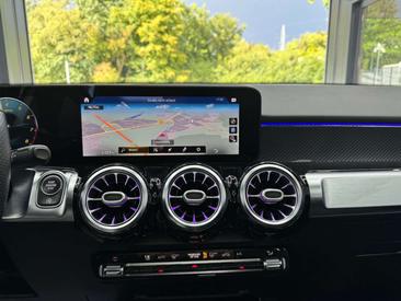Mercedes GLB 200 AMG Line — photo 9