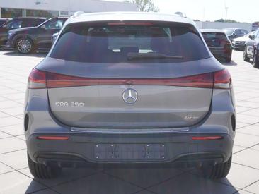 Mercedes EQA 250 — photo 4