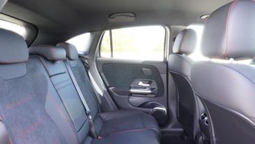 Mercedes EQA 250 — photo 14