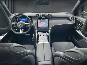 Mercedes GLC 300 AMG Line — photo 12