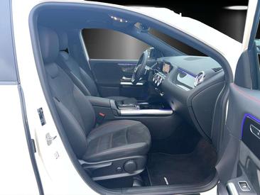 Mercedes GLA 200 AMG Line — photo 10