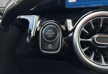 Mercedes GLA 200 Premium — photo 9