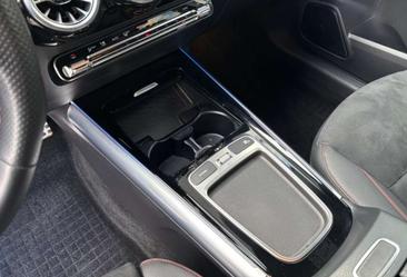 Mercedes GLA 200 Premium — photo 10