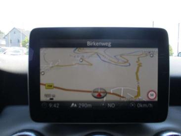 Mercedes CLA Shooting Break 200 — photo 12