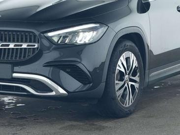 Mercedes GLA 180 Progressive — photo 4