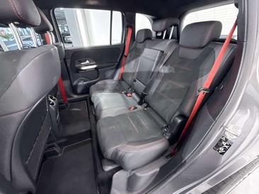 Mercedes GLB 35 AMG Line — photo 19