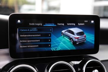 Mercedes GLC 300e 4MATIC PHEV — photo 12