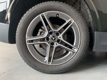 Mercedes GLA 180 AMG Line — photo 15