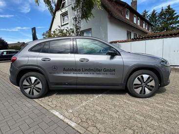 Mercedes EQA 250 — photo 4